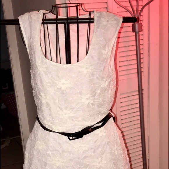 libian Dresses & Skirts - FINAL PRICE . plus lace flower sleeveless dress